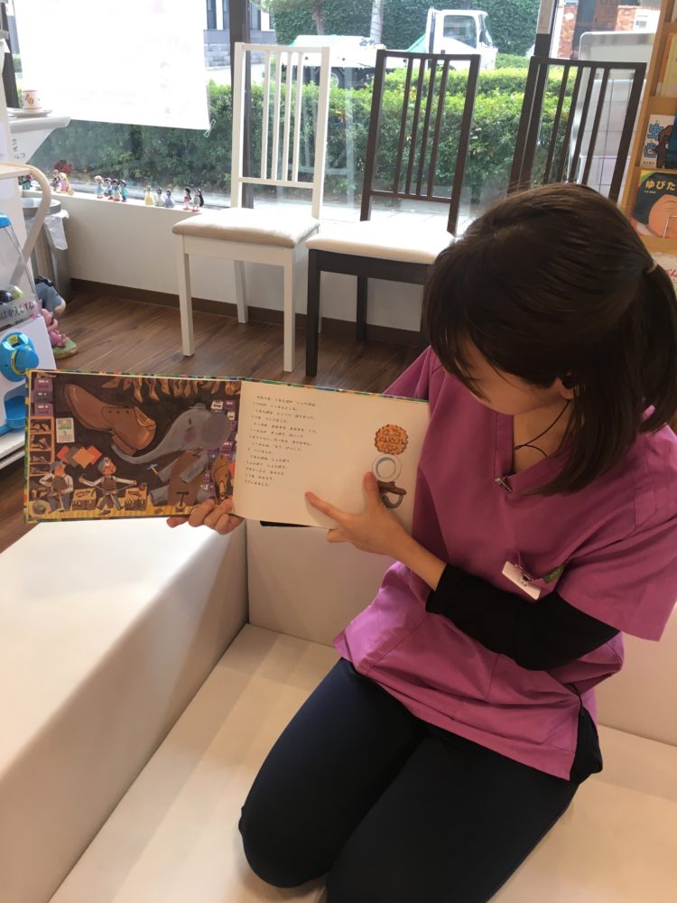 第237回　絵本の読み聞かせ